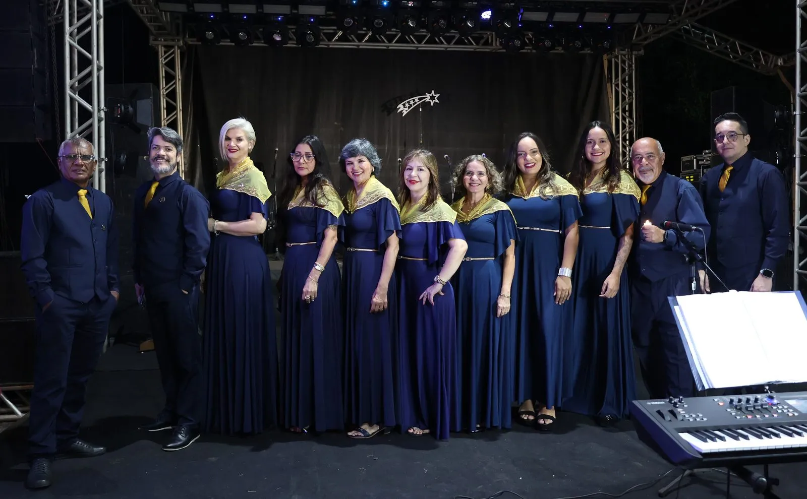 Coral e orquestra da Nalu Prado no palco